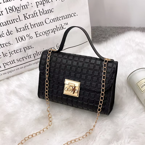 Women’s Chain Crossbody – Small Square Handbag